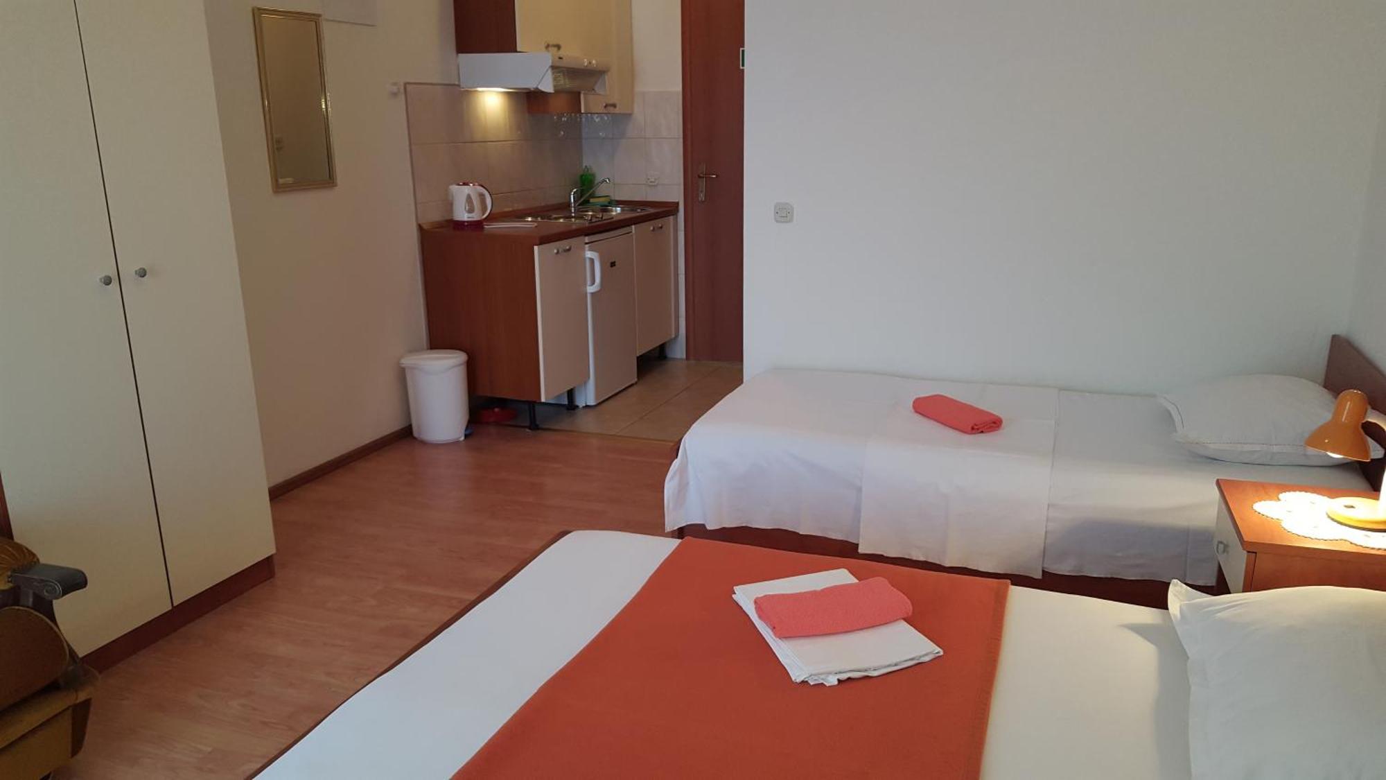 Apartments With A Parking Space Gradac, Makarska - 11332 Gradac  Rum bild