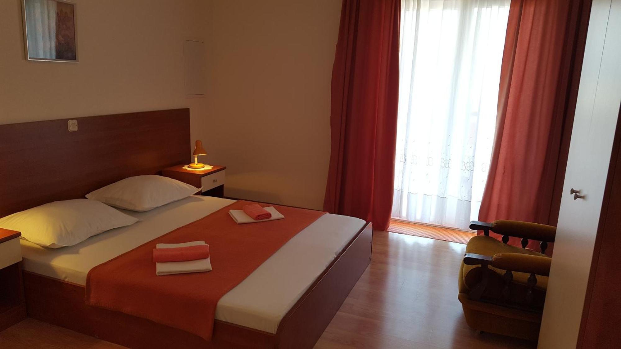 Apartments With A Parking Space Gradac, Makarska - 11332 Gradac  Rum bild