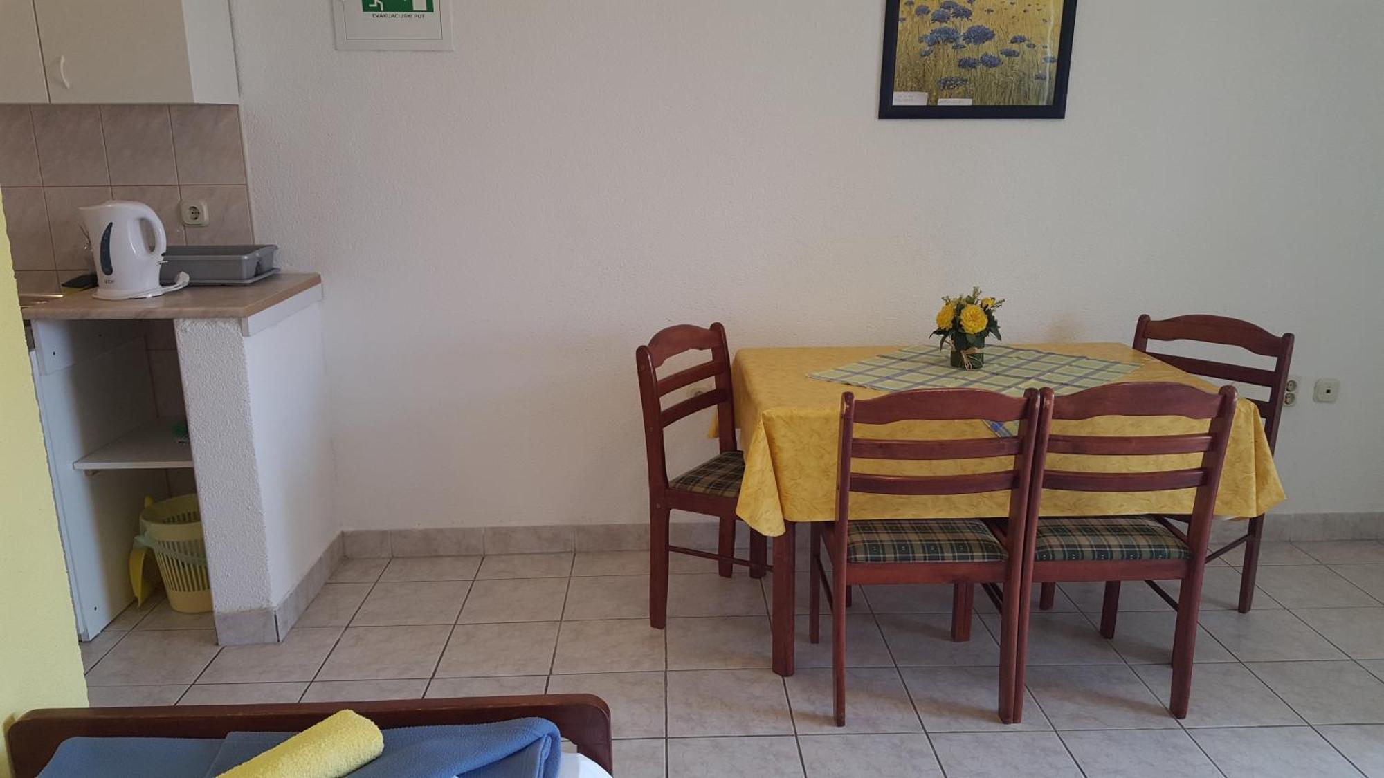 Apartments With A Parking Space Gradac, Makarska - 11332 Gradac  Rum bild