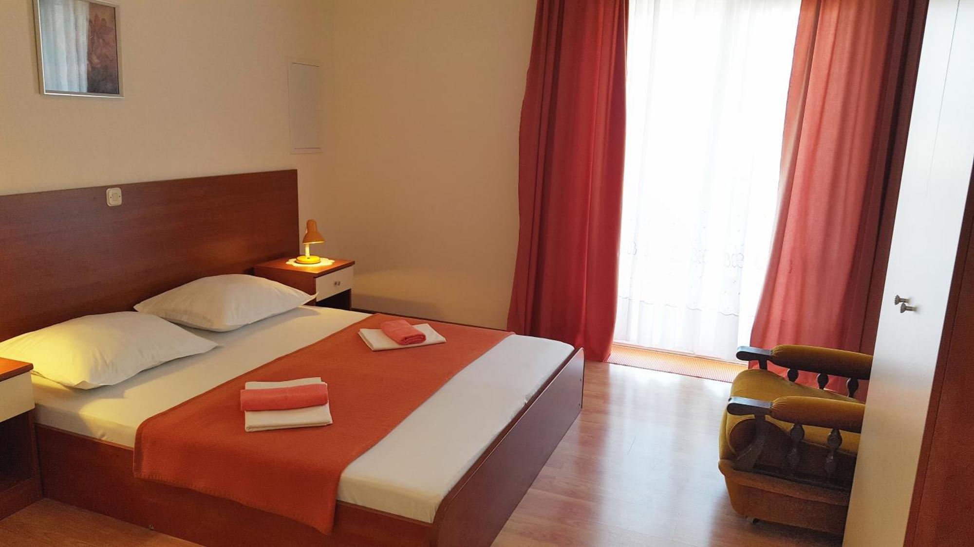 Apartments With A Parking Space Gradac, Makarska - 11332 Gradac  Rum bild